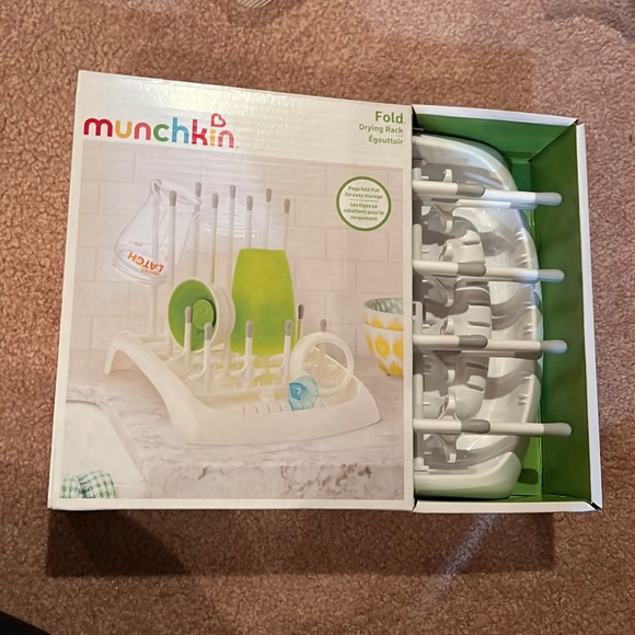 NWT Munchkin® Fold™ Baby Bottle Countertop Drying Rack, White - Picture 1 of 6